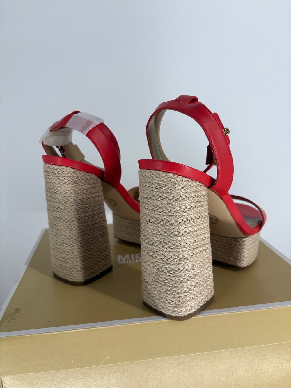 New Michael Kors Red LeatherAshton Platform size 8 Retial $ 155 - Picture 3 of 8